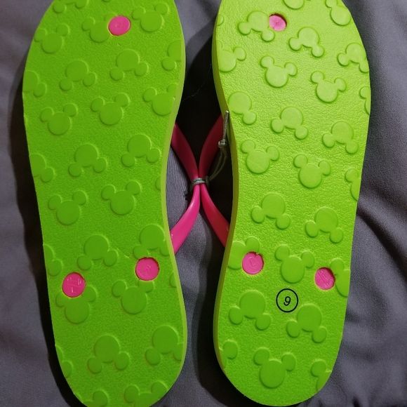DISNEY FLIP FLOPS - Picture 2 of 3